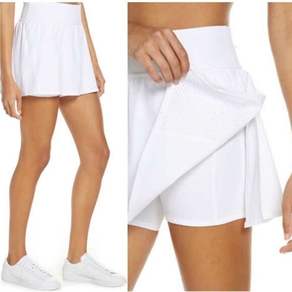 SPANX The Get Moving Short NWT Small $72 - Picture 1 of 5